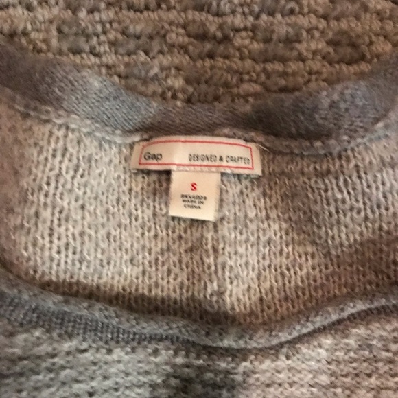 Gap sweater - Picture 2 of 3